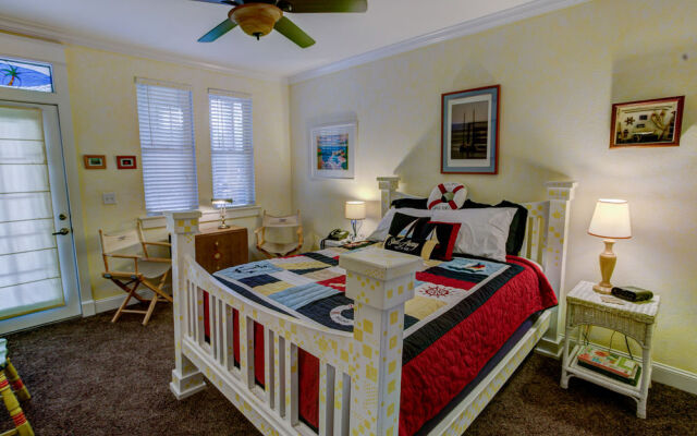 Anchor Inn NSB Bed & Breakfast