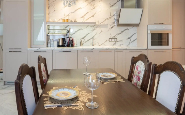 Paradise Center Apartment 1