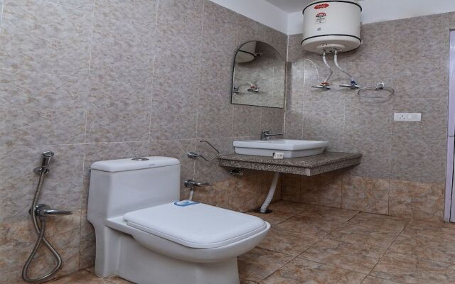 OYO Home 15841 Serene Mountain View Studio
