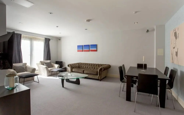 Stylish 2bed Apt With Free Parking/elevator