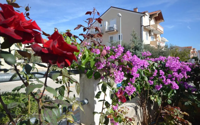 Apartments Mara
