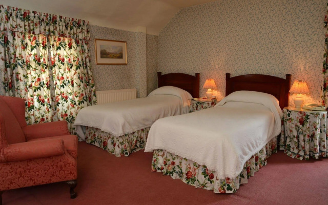 The Raven Hotel
