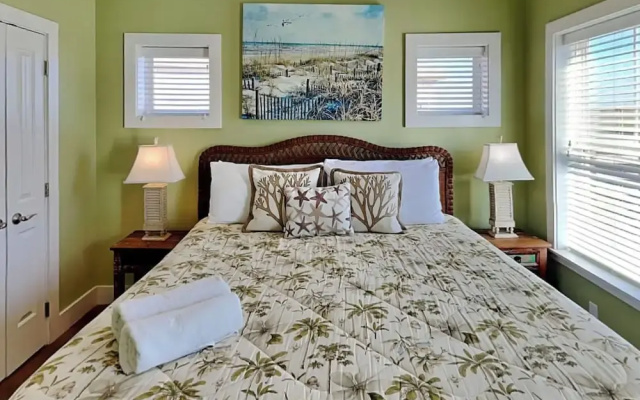 Turtle Paradise by Silver Sands Vacation Rentals