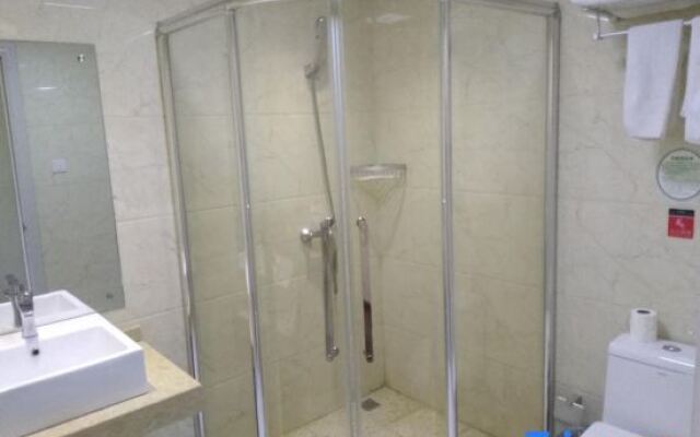 Pinghu Golden Bay Hotel