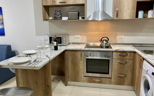 Centric and Modern Penthouse Close to Amenities