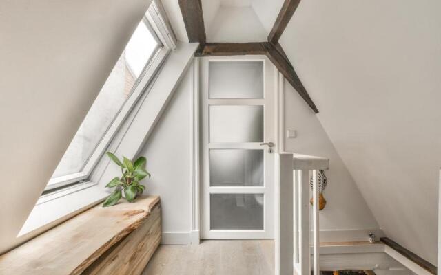 Herengracht Bed & Breakfast with canal view