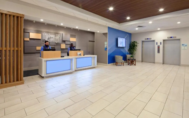 Holiday Inn Express Los Angeles Airport by IHG