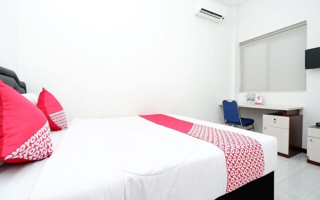 OYO 1884 Sunshine Hostel