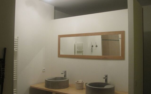 Sur Le Chemin Des Buvats