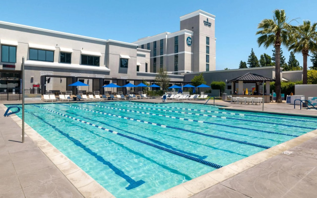 Renaissance Walnut Creek Hotel