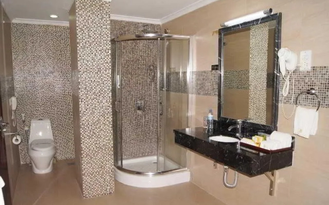 Tiffany Diamond Hotel Indira Gandhi Street