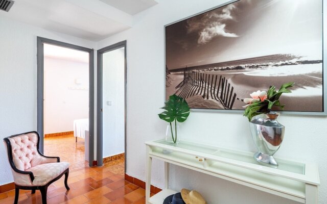 Outstanding beachfront villa Fuengirola