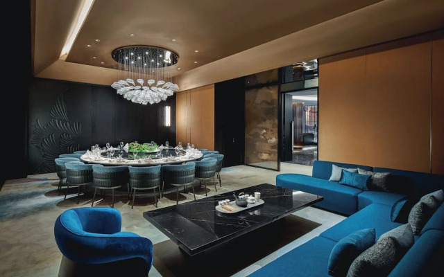 Hualuxe Chongqing Wushan by IHG