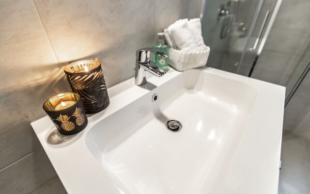 Venetian Exclusive Apartment R&R