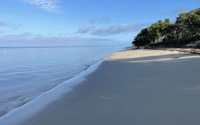 Poé Côté Lagon Beach Bungalows