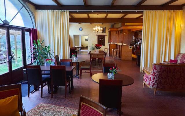 Domaine Lou Castet B&B