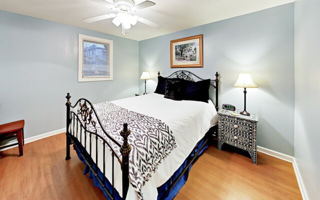 Charming Unit D - 2 Br Duplex