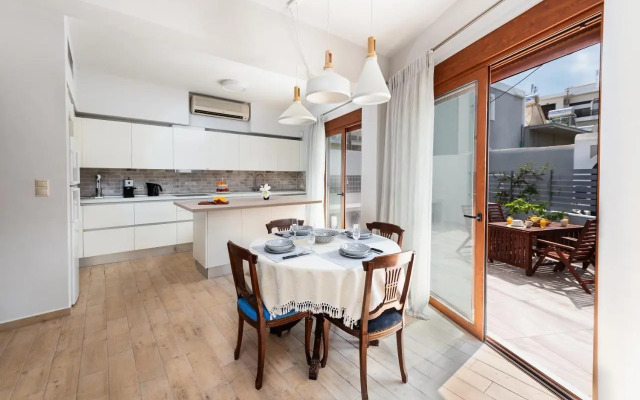 Ritas Modern In-City House