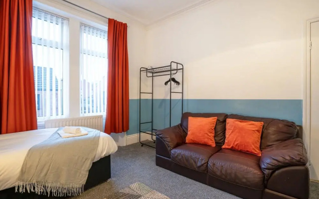 3 Bed-free Parking-close to City