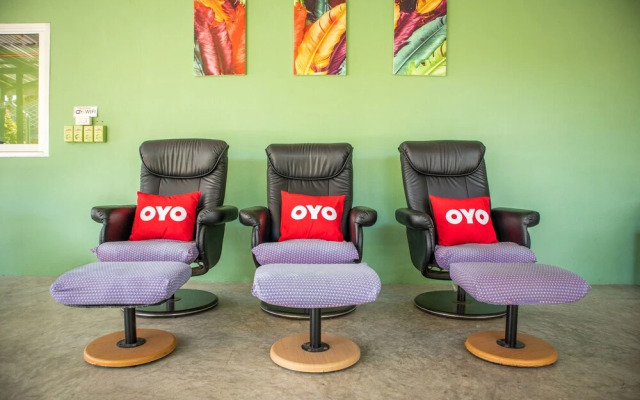 OYO 617 Tira Hostel chalong Phuket