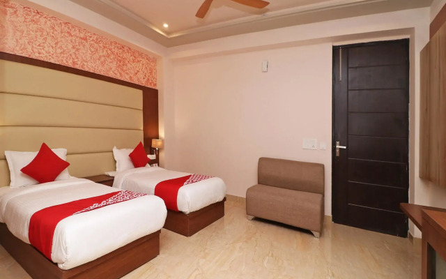 OYO 14766 Pacify Hills