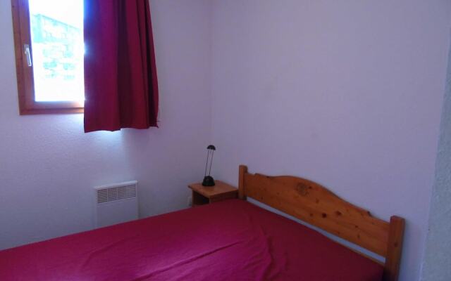 Lou Services Apartment CB18 LSI 001