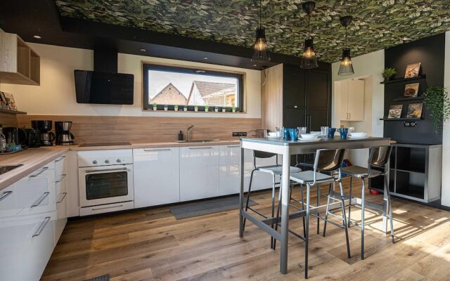 La Maison Devant La Prairie