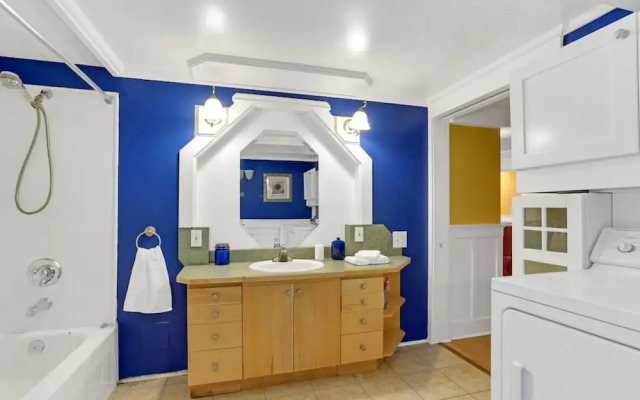 The Artsy Saloon in Vancouver