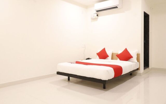 OYO Flagship 27991 Mundhwa UC