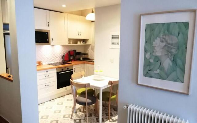 Stylish Apartment in Acropolis