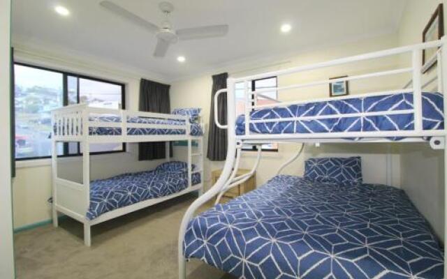 Bombora, 3/4 East Street