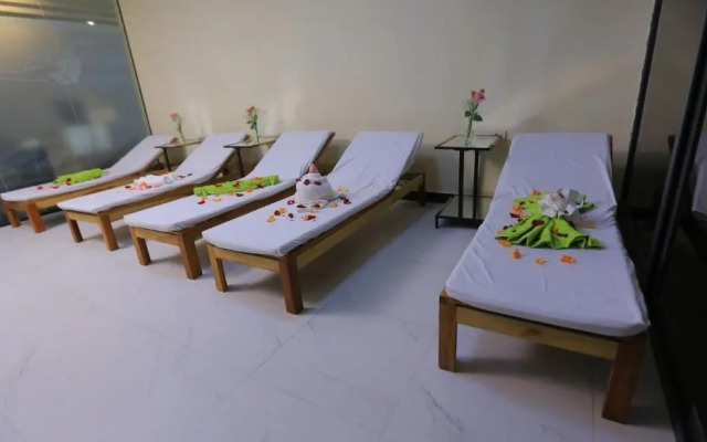 Triple-e Hotel and Spa