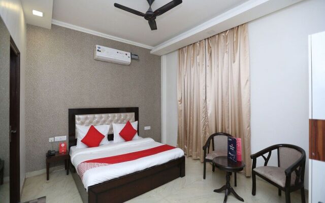 OYO 15907 The Destiny Inn