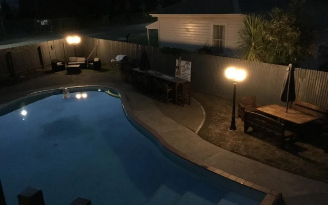 Raceway Motel