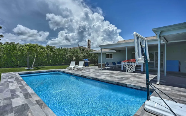 Jupiter Home w/ Private Pool & Putting Green!
