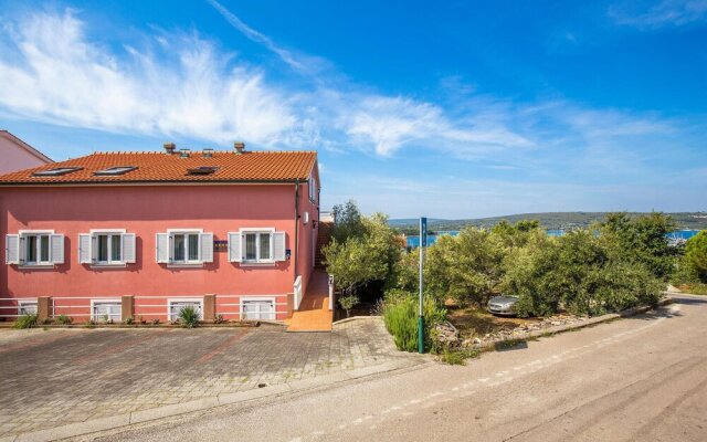 Beautiful Home in Punat With Wifi and 2 Bedrooms
