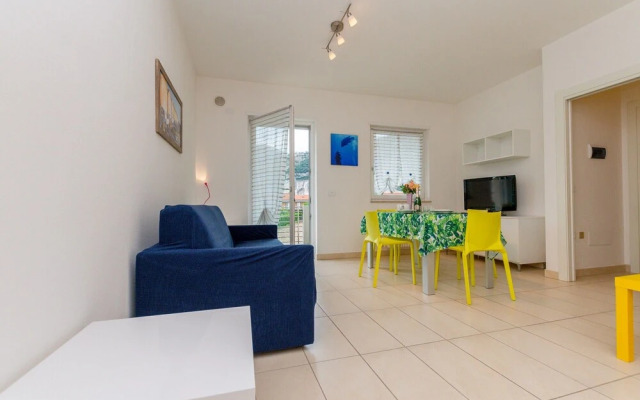 Torbole Relax, Pool & Balcony Apartment 2