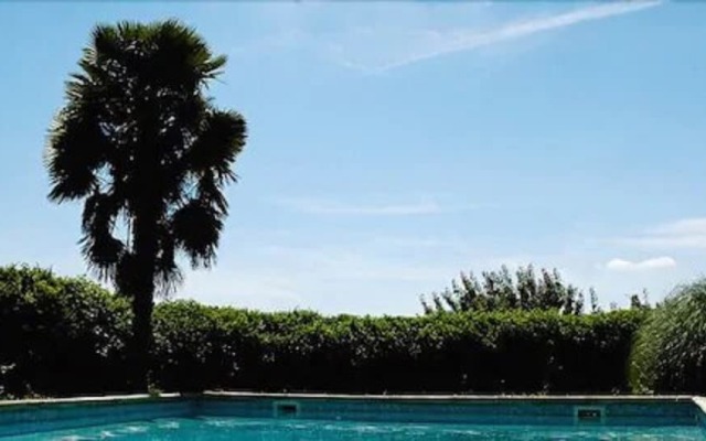 Les Arnauds L. A.