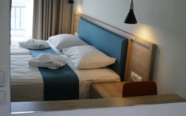 Cavos Bay Hotel and Studios