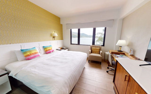 Silvermine Beach Resort – Guest Rooms – Hong Kong