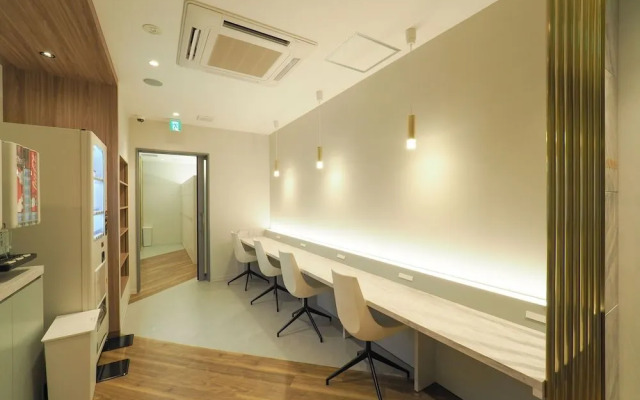 LEO YU CAPSULE HOTEL Funabashi