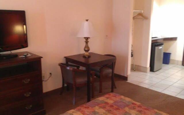 Robinson Inn and Suites