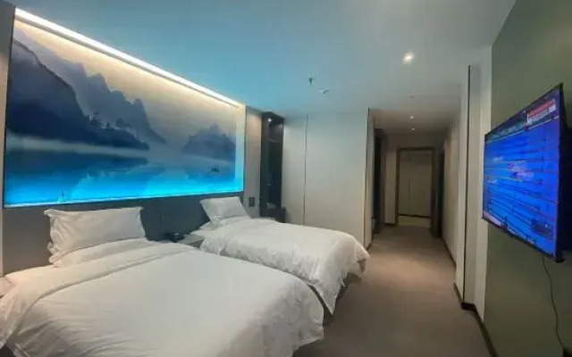 Walking Cloud Business Hotel