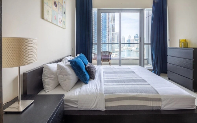 Astonishing 1BR Apt With Amazing Marina Views