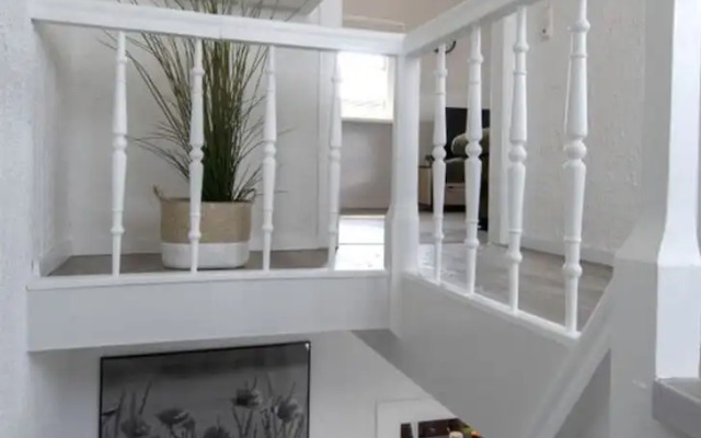 Elas Place Modern Retreat
