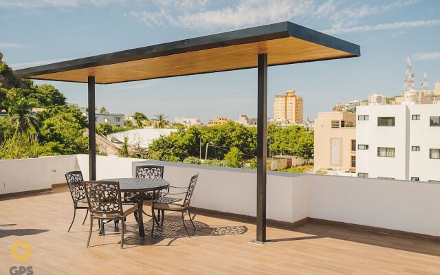 Las Hadas Apartments