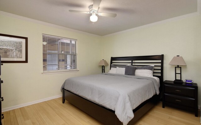 Austinstays Downtown Condo