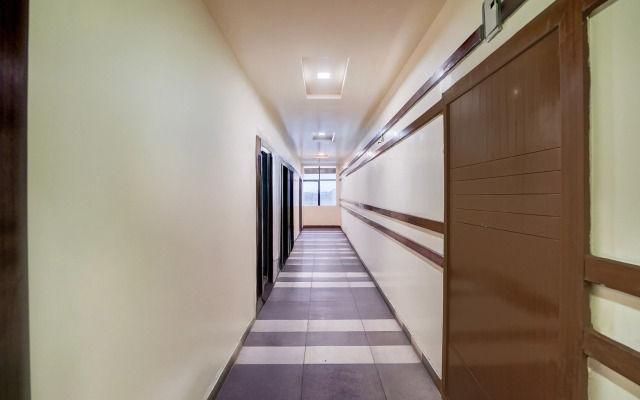 Super Townhouse Lalghati Near Airport