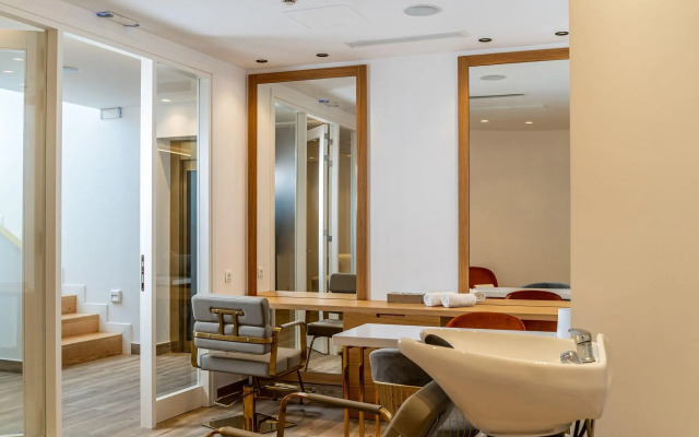 Cresanto Luxury Suites