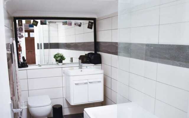 Quirky 1 Bedroom Apartment at Seven Dials